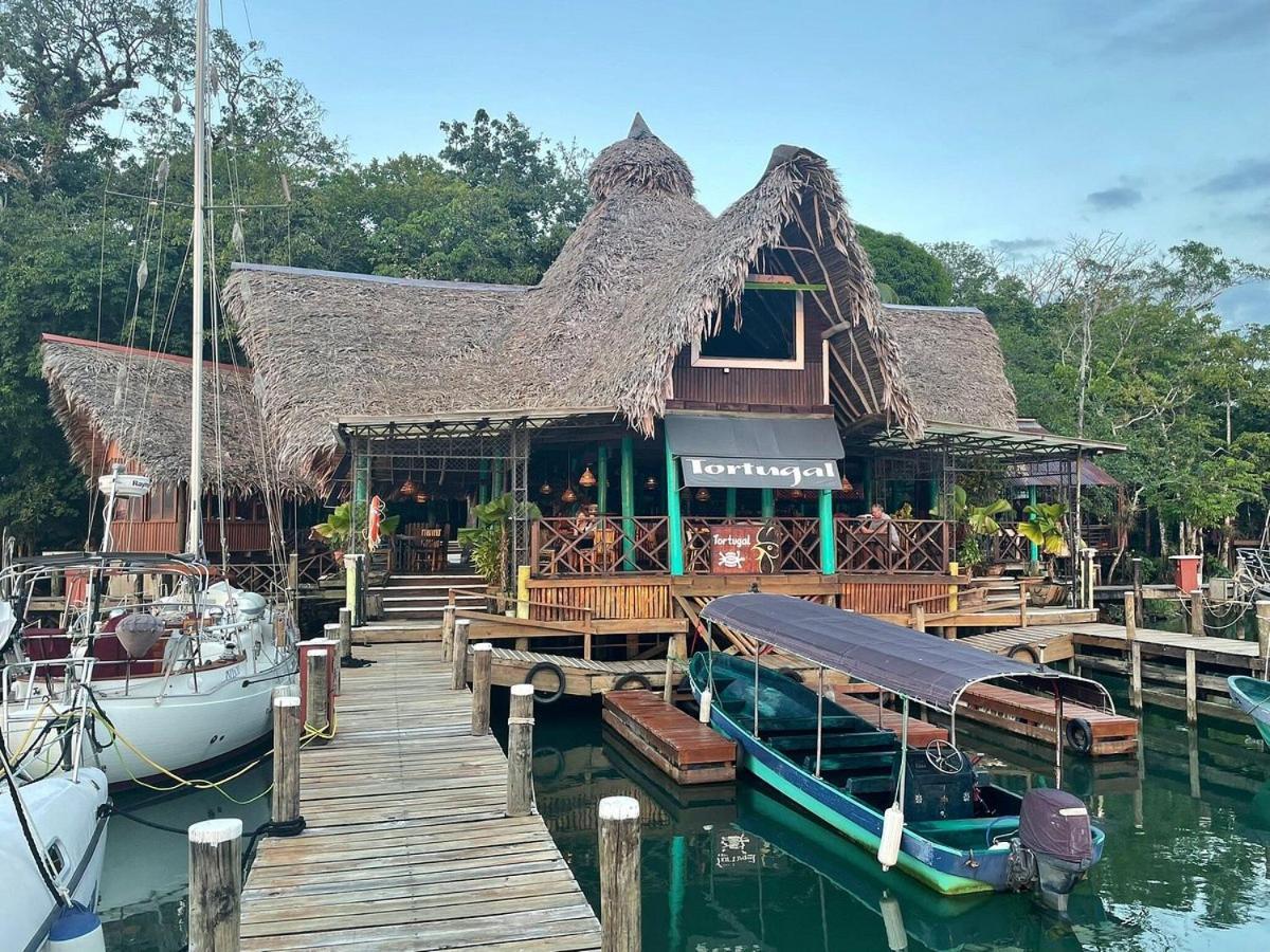 Tortugal Boutique River Lodge Rio Dulce Town Exterior foto